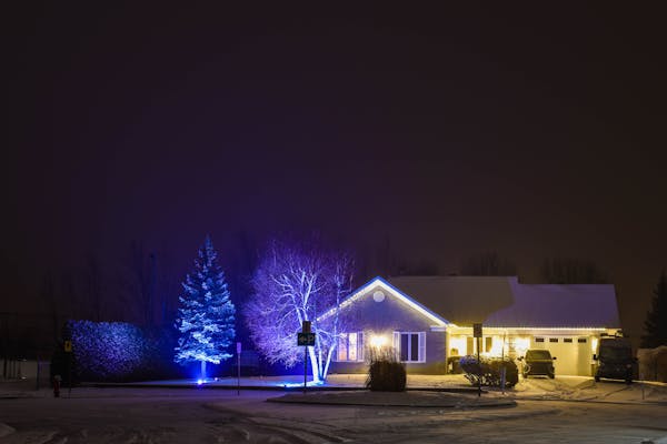 Holiday lighting services GTA
